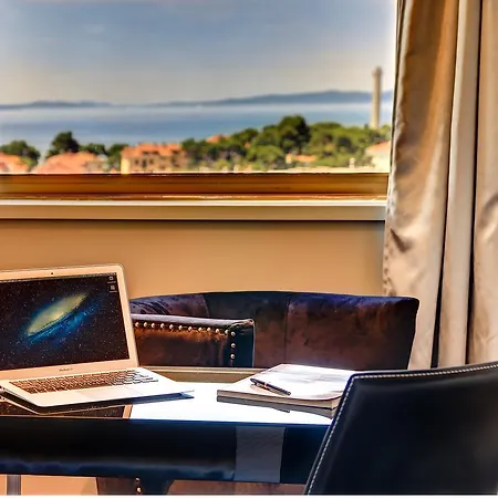 The View Luxury Bed & Breakfast 4*