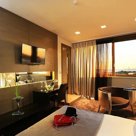 The View Luxury Bed & Breakfast 4*