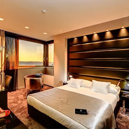 ベッド・アンド・ブレックファスト ザ ビュー ラグジュアリー ルームス 4*