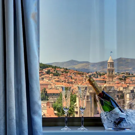 ベッド・アンド・ブレックファスト ザ ビュー ラグジュアリー ルームス スプリト