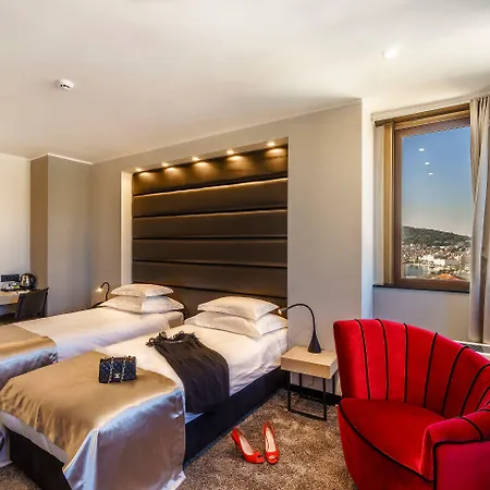 The View Luxury