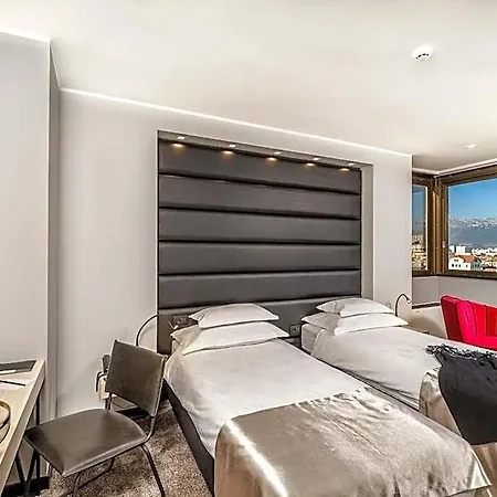 The View Luxury Oda ve Kahvaltı 4*