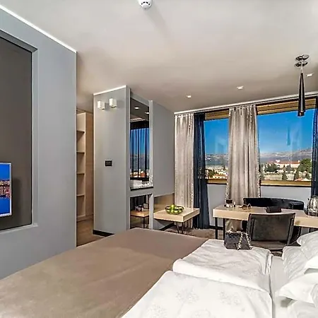 The View Luxury Oda ve Kahvaltı Split