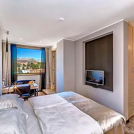 Oda ve Kahvaltı The View Luxury 4*