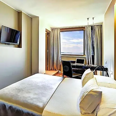 The View Luxury Oda ve Kahvaltı Split