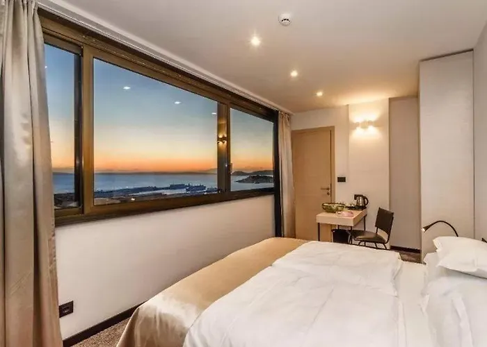 뷰 럭셔리 룸스