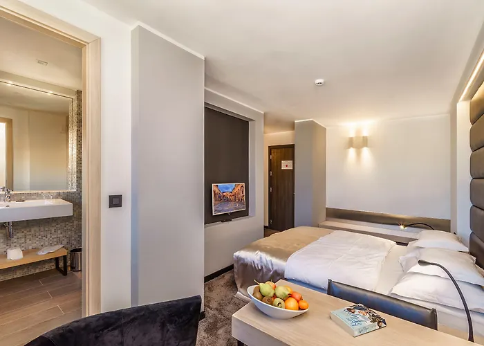 뷰 럭셔리 룸스 B&B 4*