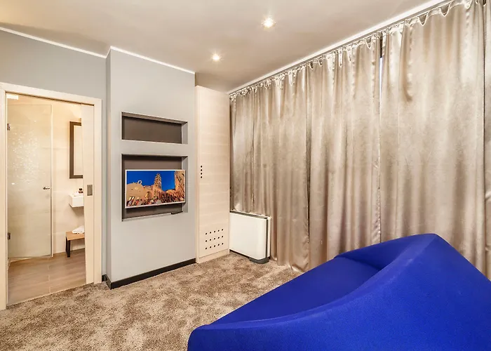 뷰 럭셔리 룸스 4* 스플리트