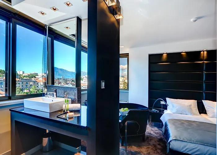 The View Luxury 4* Split