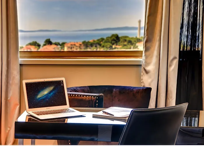 The View Luxury Panzió 4*