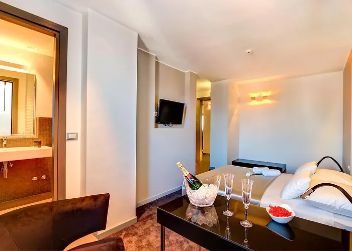 뷰 럭셔리 룸스 B&B 4*