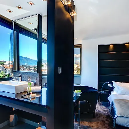 The View Luxury 4* Split