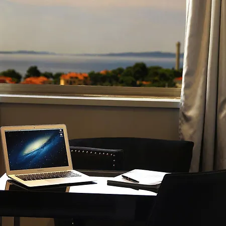The View Luxury Bed & Breakfast 4*