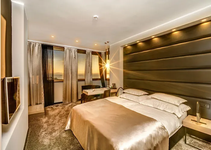 The View Luxury 4* Сплит