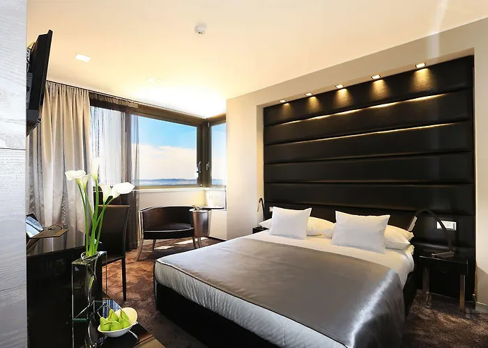 The View Luxury 4* Сплит